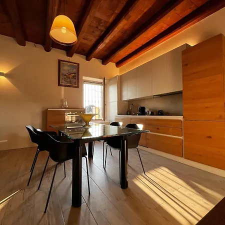 The Italian Deserve Apartment *